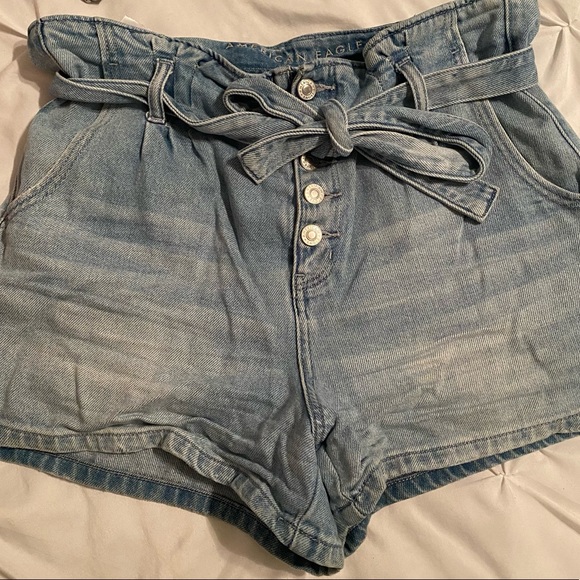 American Eagle Ruffled Paper Bag Shorts - Picture 2 of 5